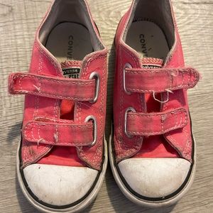 Girls size 10 Pink converse Velcro